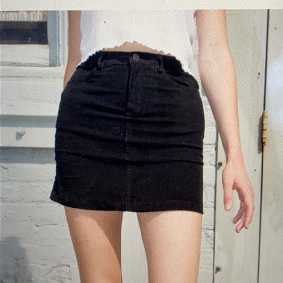 Brandy Melville Gingham Skirt - Picture 5 of 5